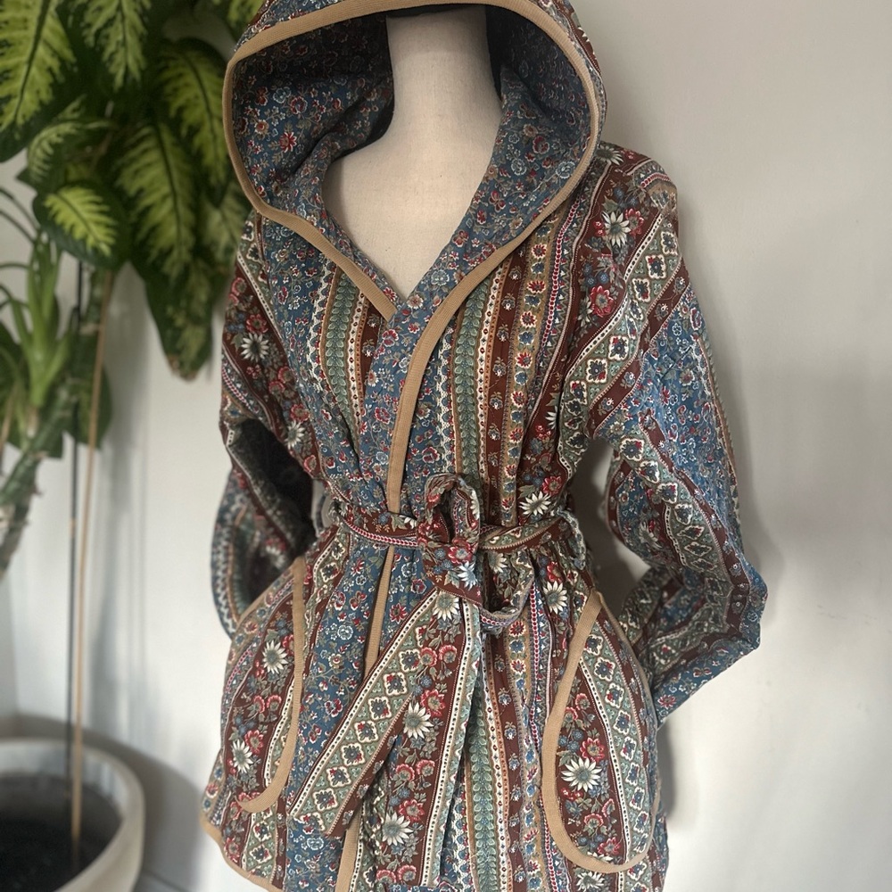Bohemian Reversible Quilt Jacket with Hood - Picture 2 of 12